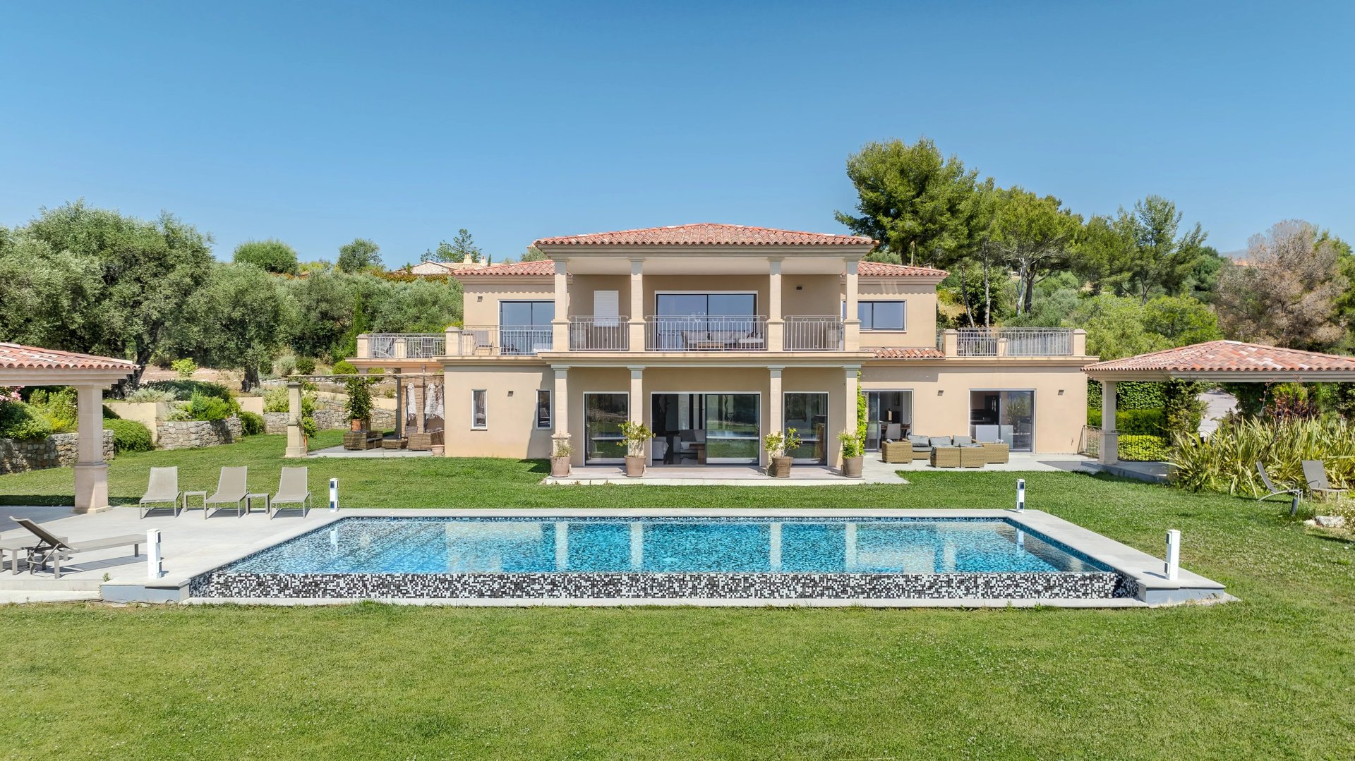 Maison à vendre, 570m², Roquefort-les-Pins