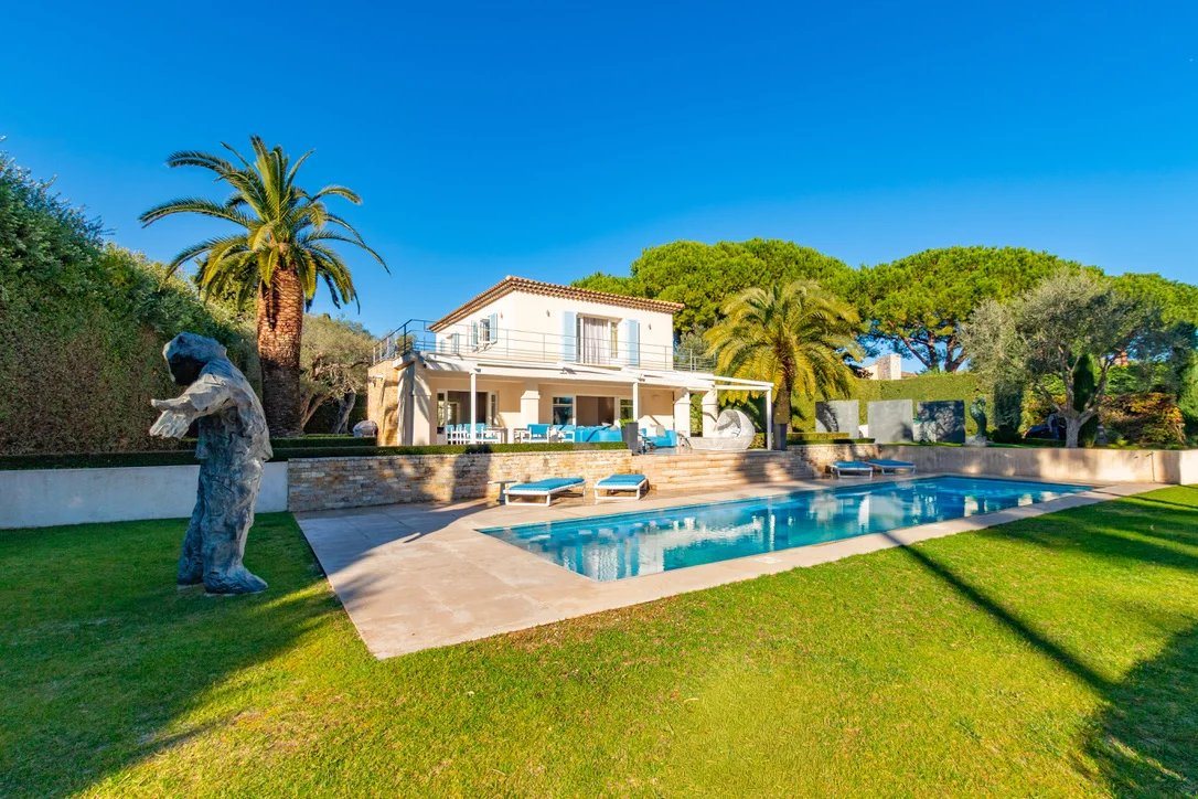 House, 323 m², land 903 m²