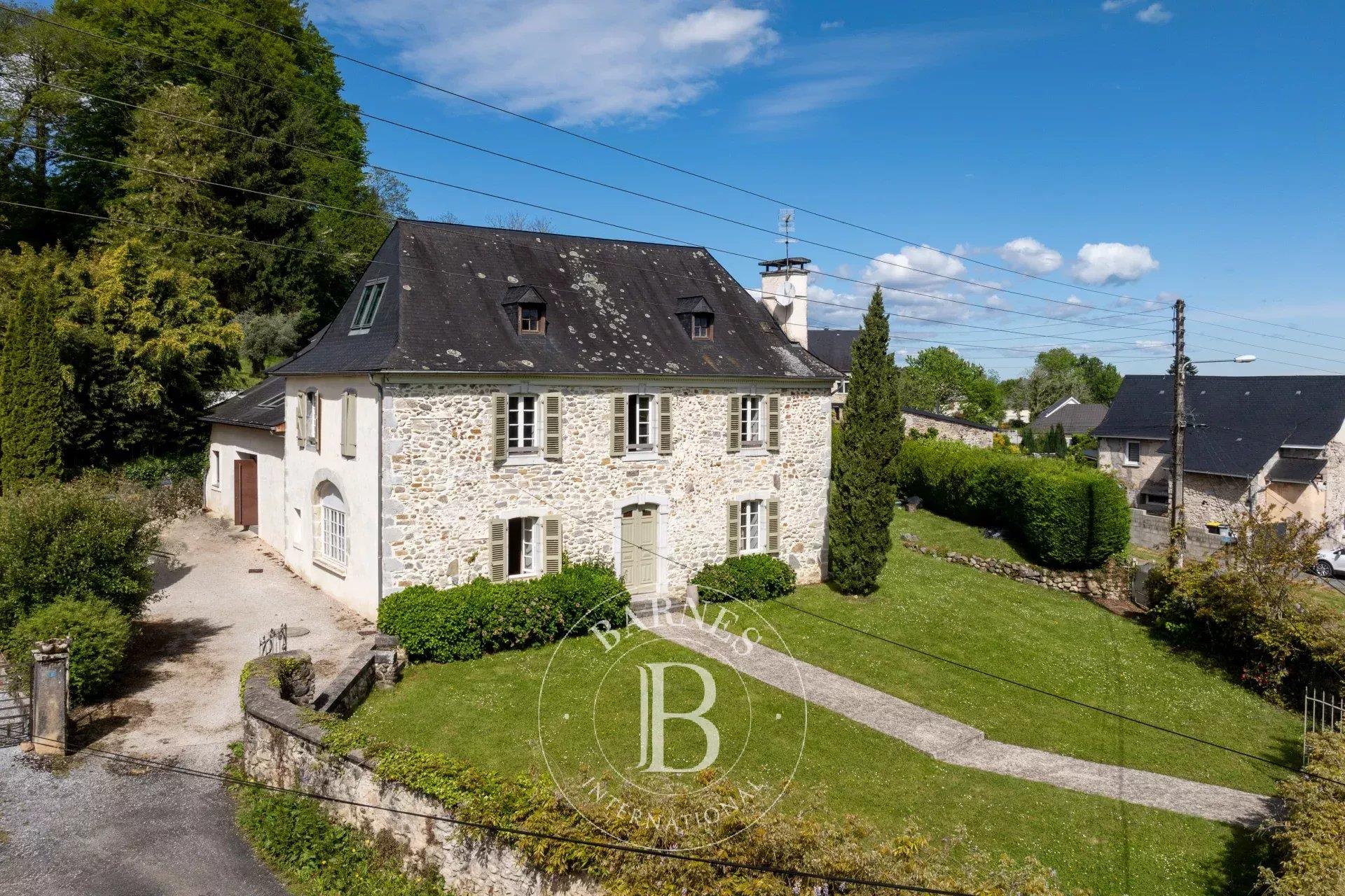 Maison à vendre, 453m², Oloron-Sainte-Marie