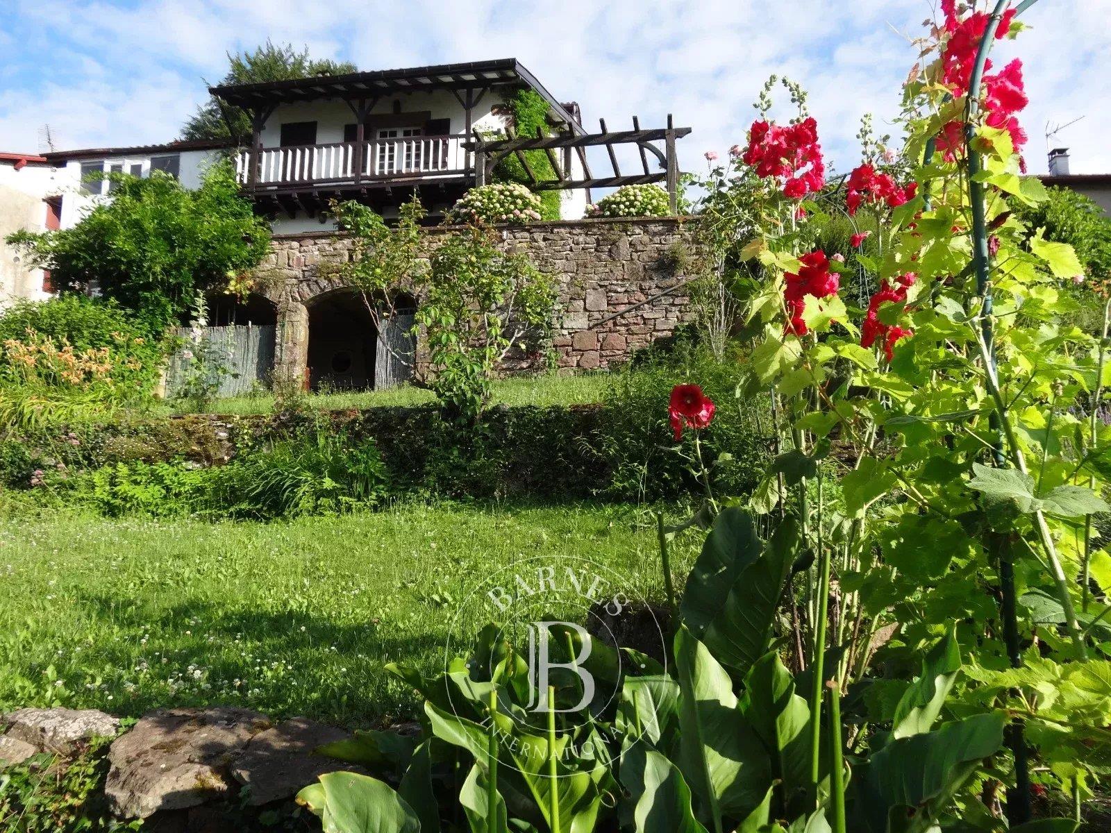 Maison à vendre, 270m², Saint-Jean-Pied-de-Port