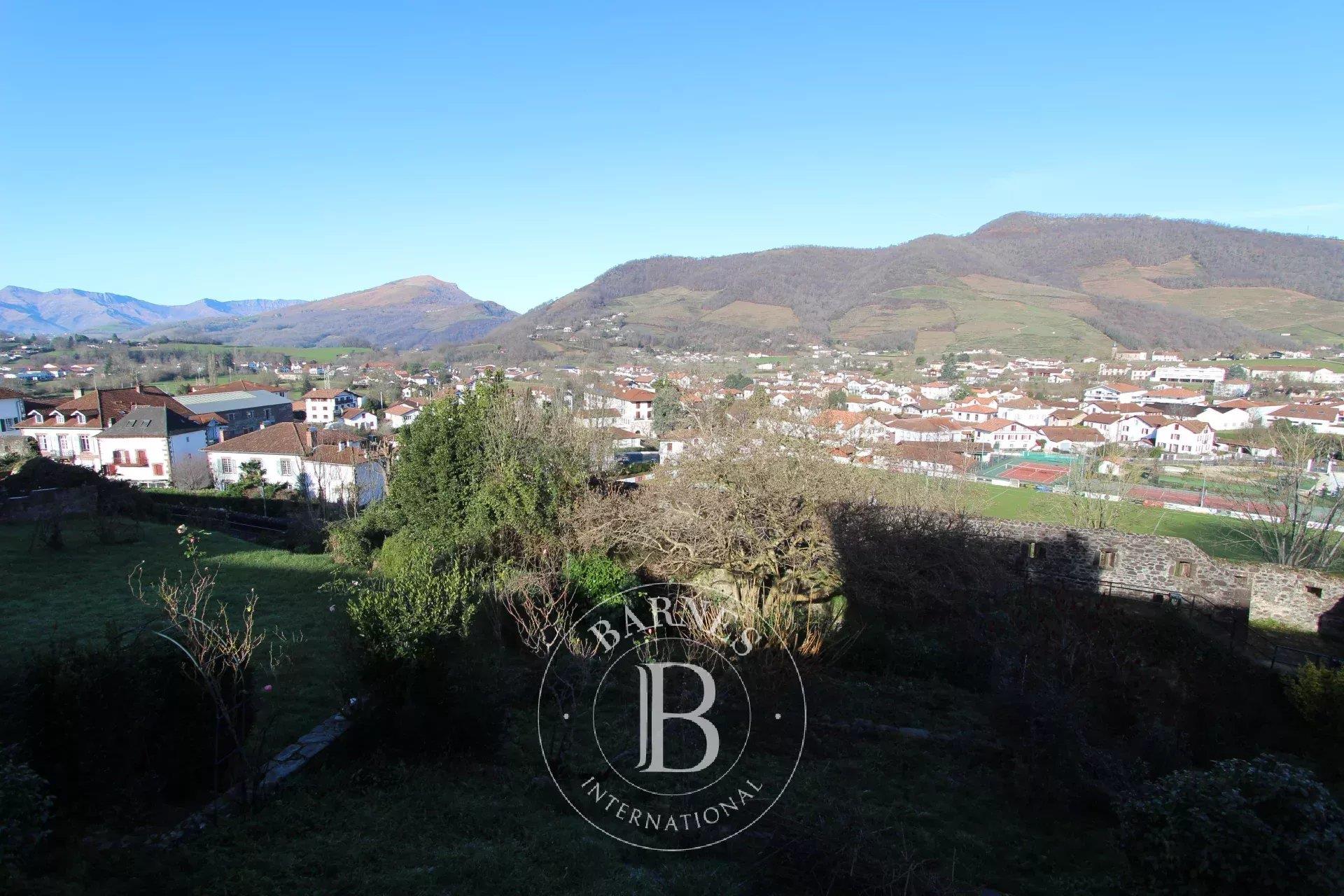 Maison à vendre, 270m², Saint-Jean-Pied-de-Port