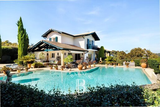 Maison 7 pièces 250 m² · à Bassussarry · 250 m² · 1 484 000 €