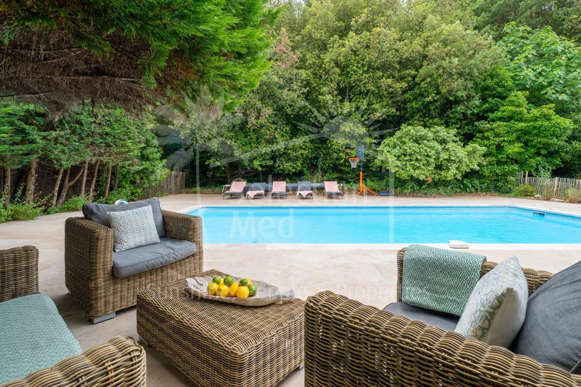 Maison à vendre, 239m², Valbonne