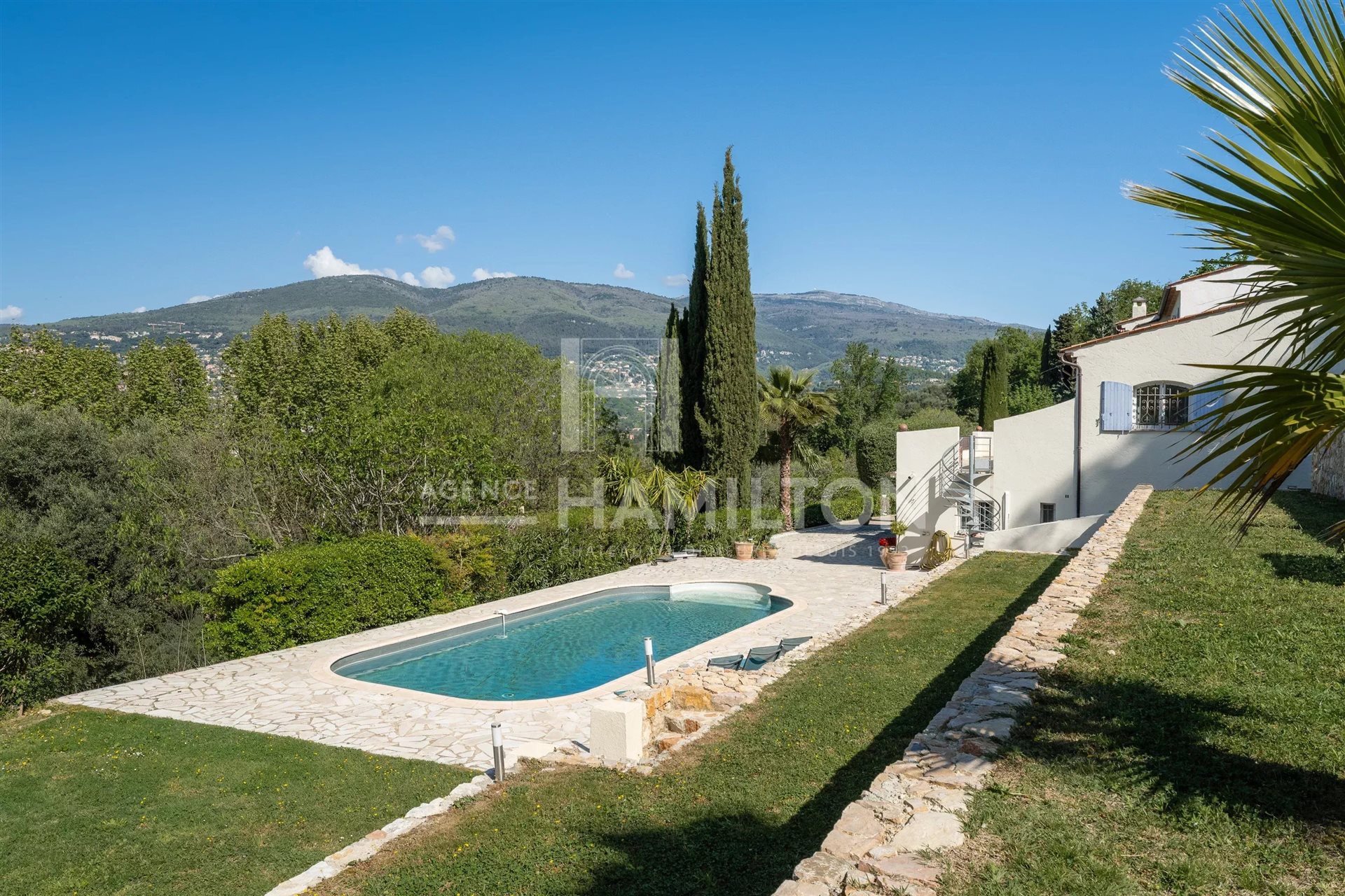 Maison à vendre, 250m², Grasse