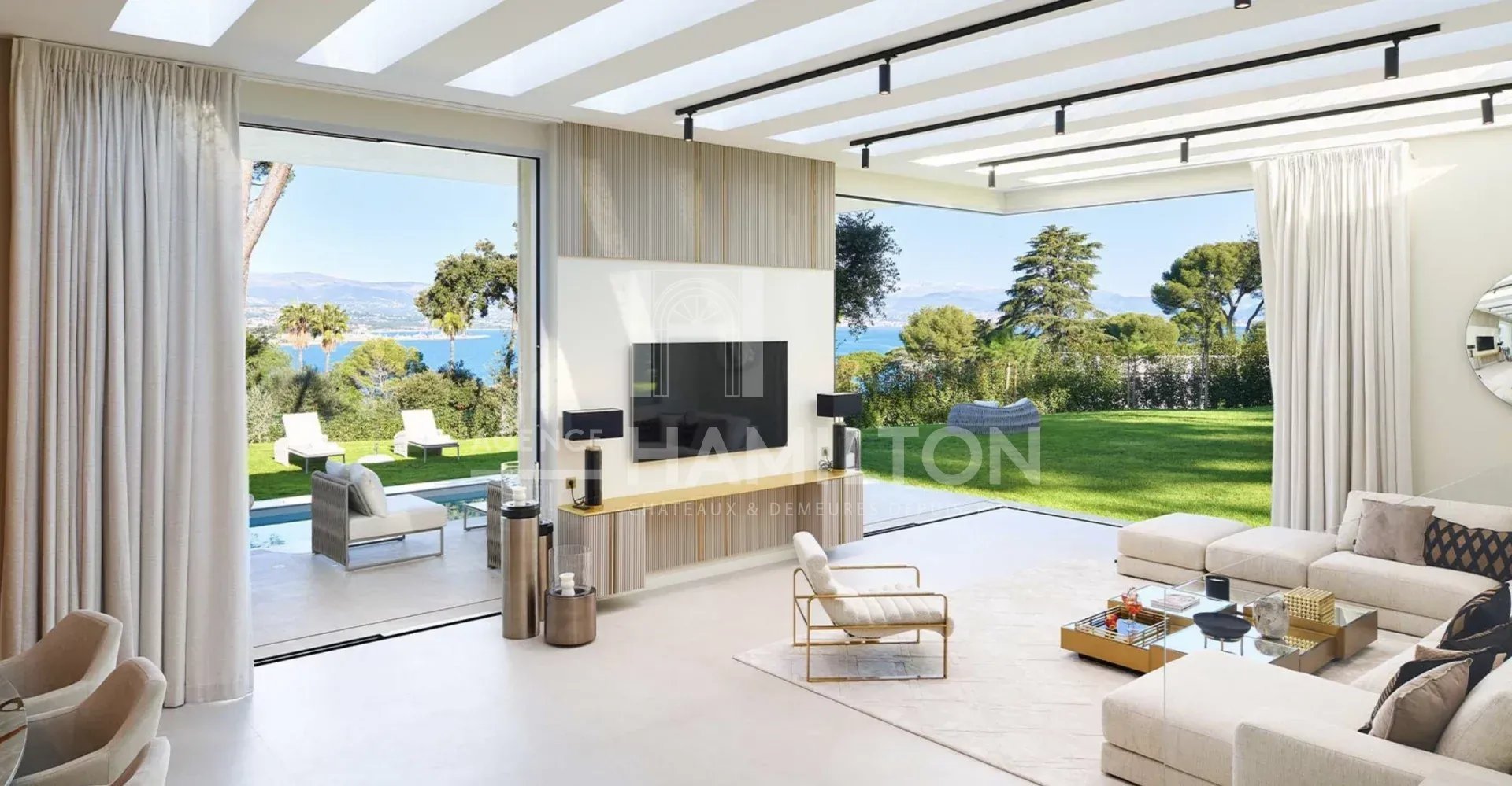 Cap d'Antibes, this exceptional contemporary villa offers an idyllic setting, flooded with...