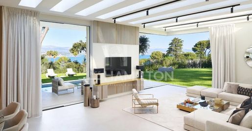 Maison 8 pièces 404 m² · à Antibes · 404 m² · 8 490 000 €
