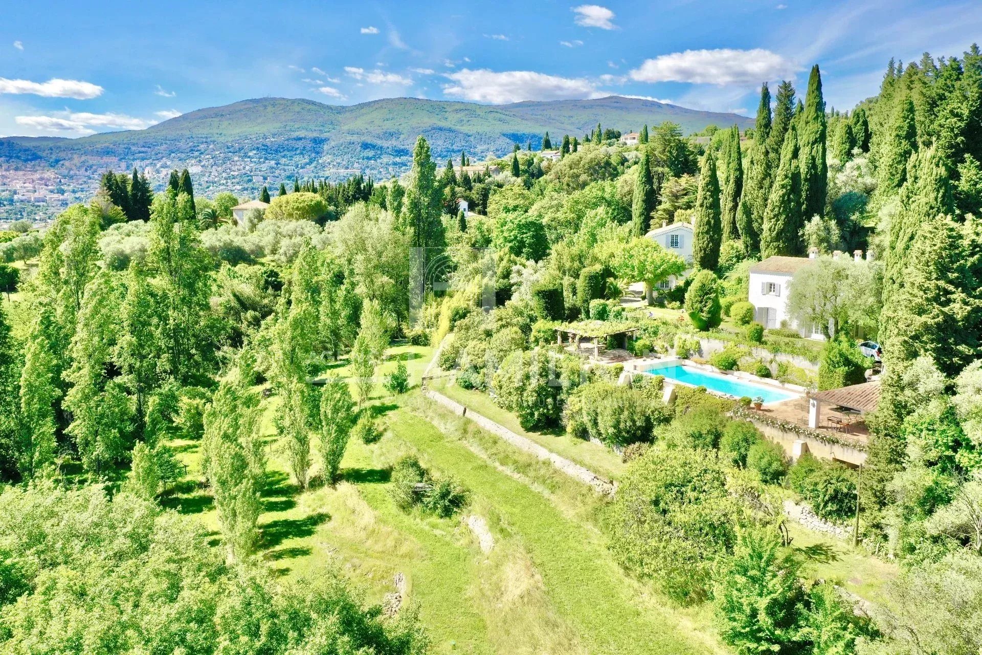 Maison à vendre, 520m², Grasse