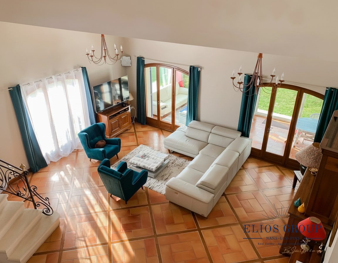 Maison à vendre, 220m², Nans-les-Pins
