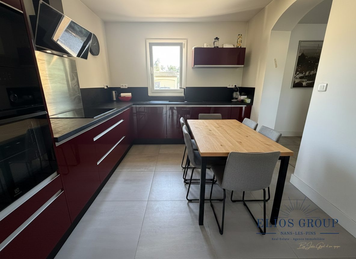 Maison à vendre, 177m², Nans-les-Pins