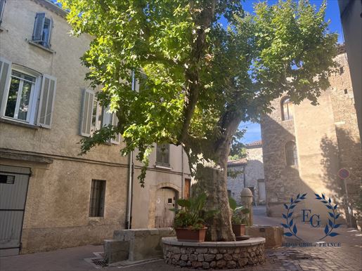 Immeuble 3 pièces 210 m² · à Barjols · 210 m² · 262 000 €