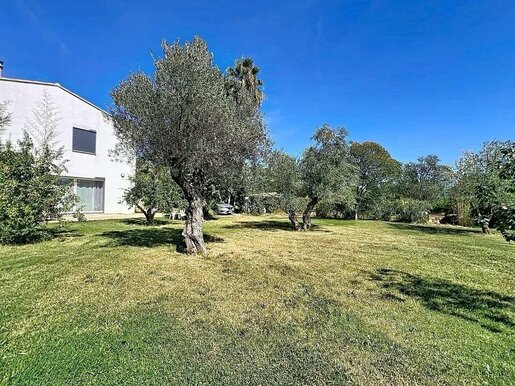 Maison 5 pièces 160 m² · à Carnoules · 160 m² · 548 000 €