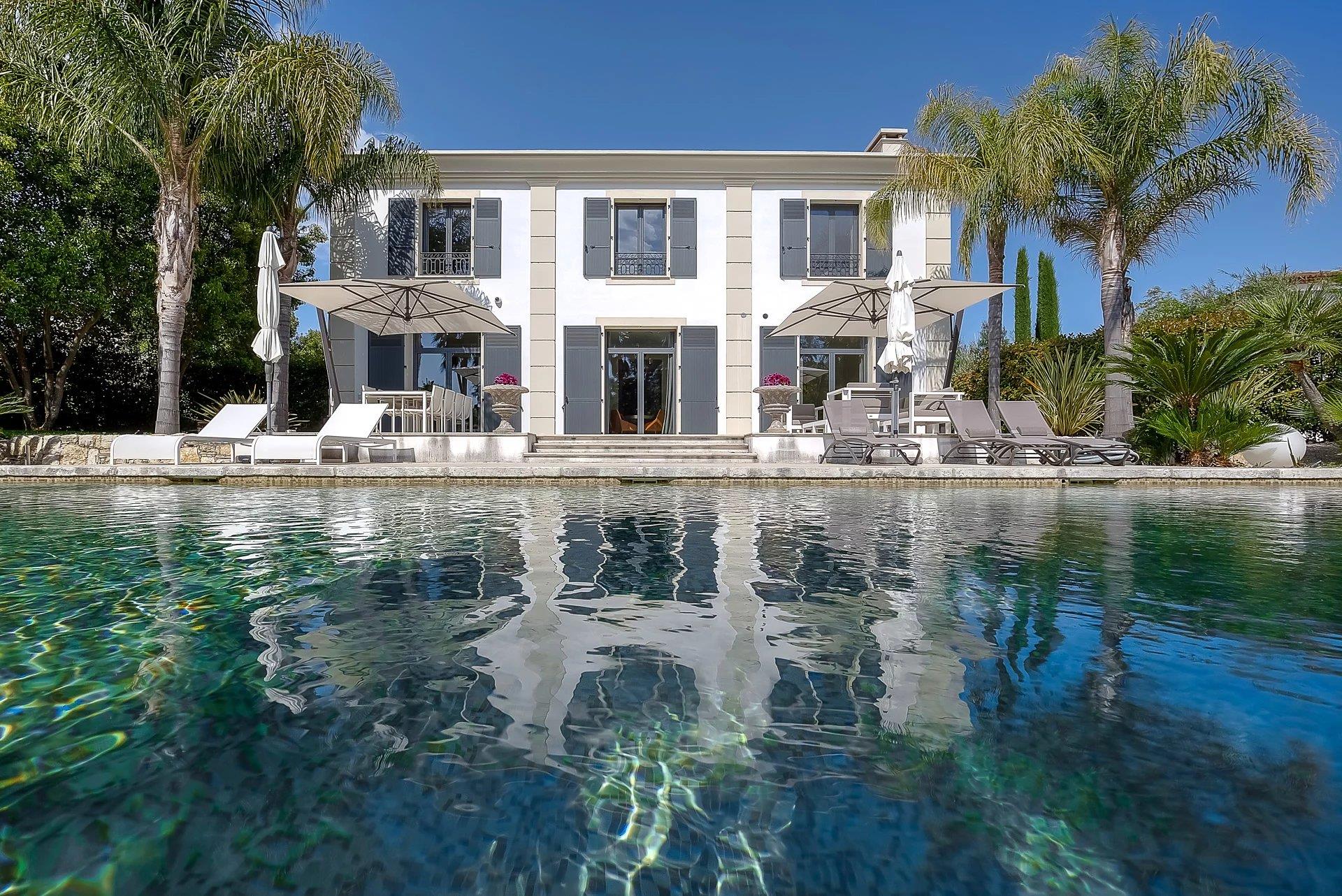 Maison à vendre, 443m², La Roquette-sur-Siagne