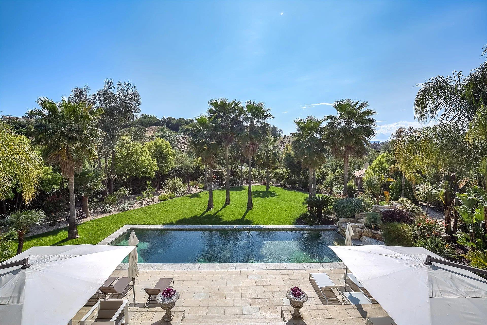 Maison à vendre, 443m², La Roquette-sur-Siagne