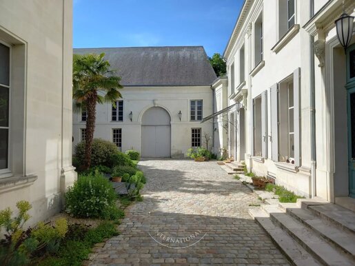 Maison 10 pièces 320 m² · à Châtellerault · 320 m² · 595 000 €