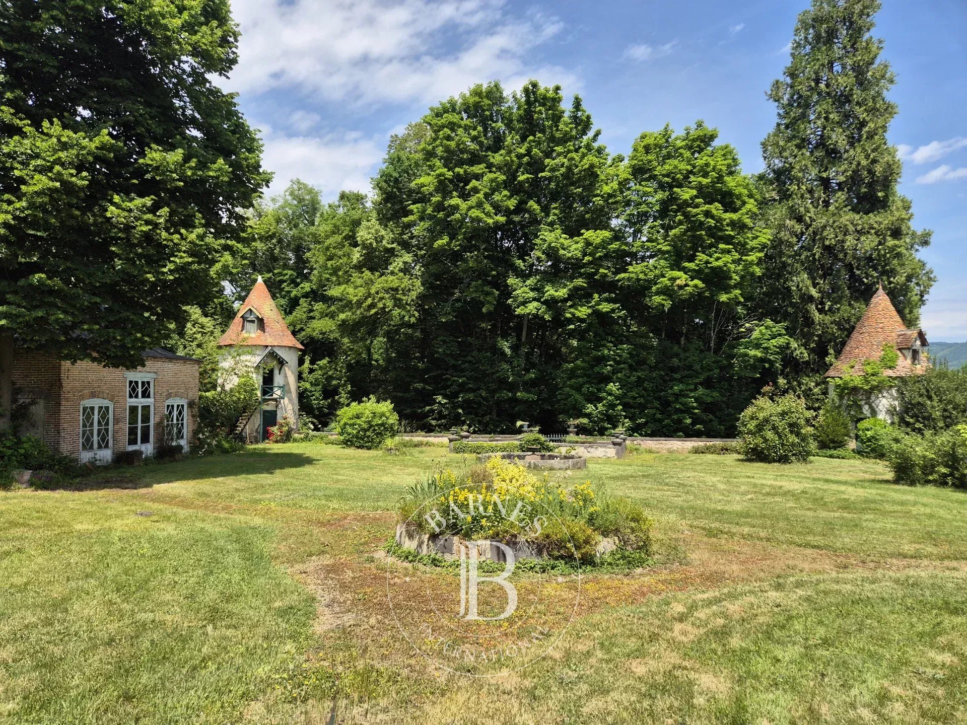 Maison à vendre, 570m², Néronde-sur-Dore