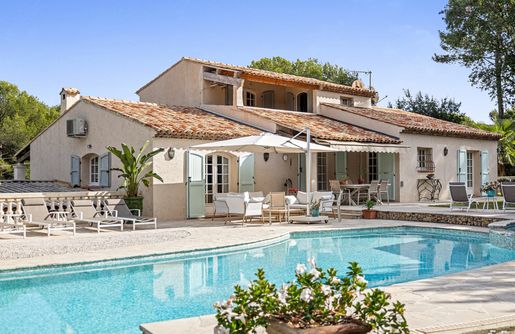 Maison 5 pièces 242 m² · à Vallauris · 242 m² · 1 470 000 €