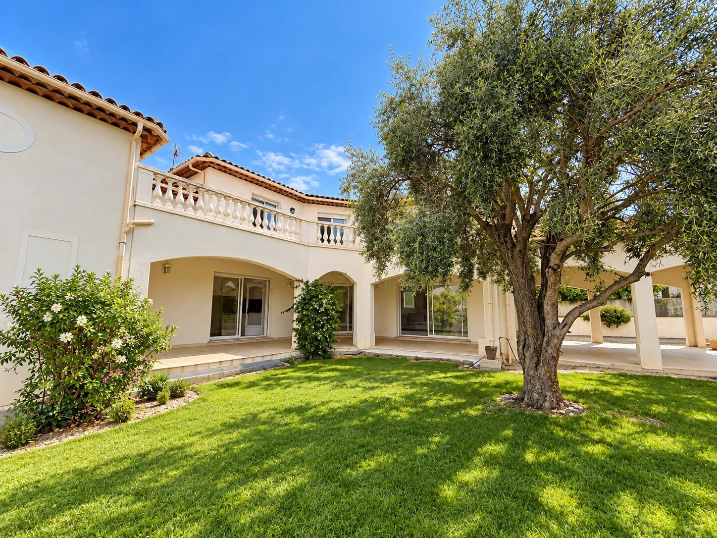 Maison à vendre, 225m², La Roquette-sur-Siagne