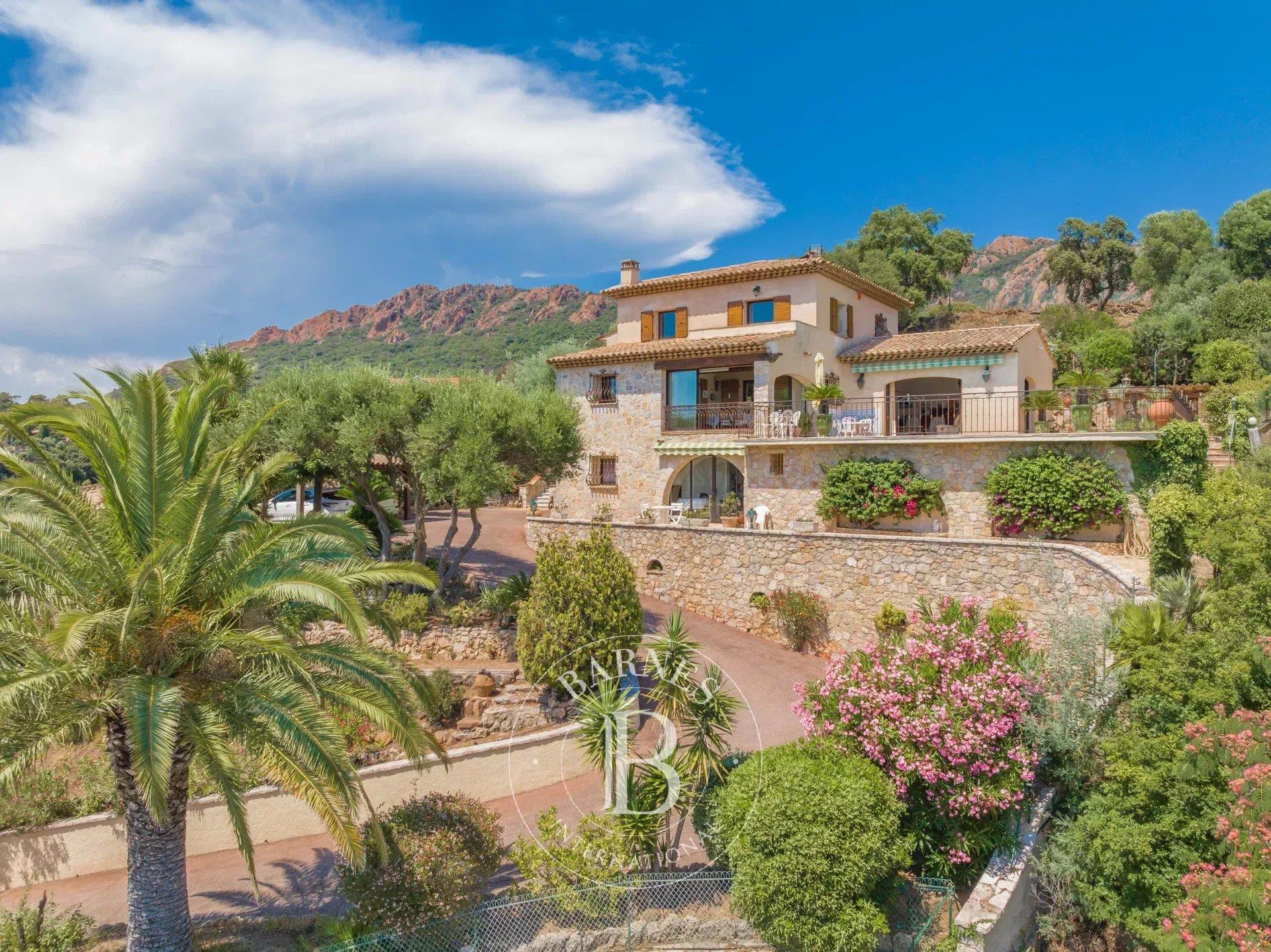Maison à vendre, 230m², Saint-Raphaël