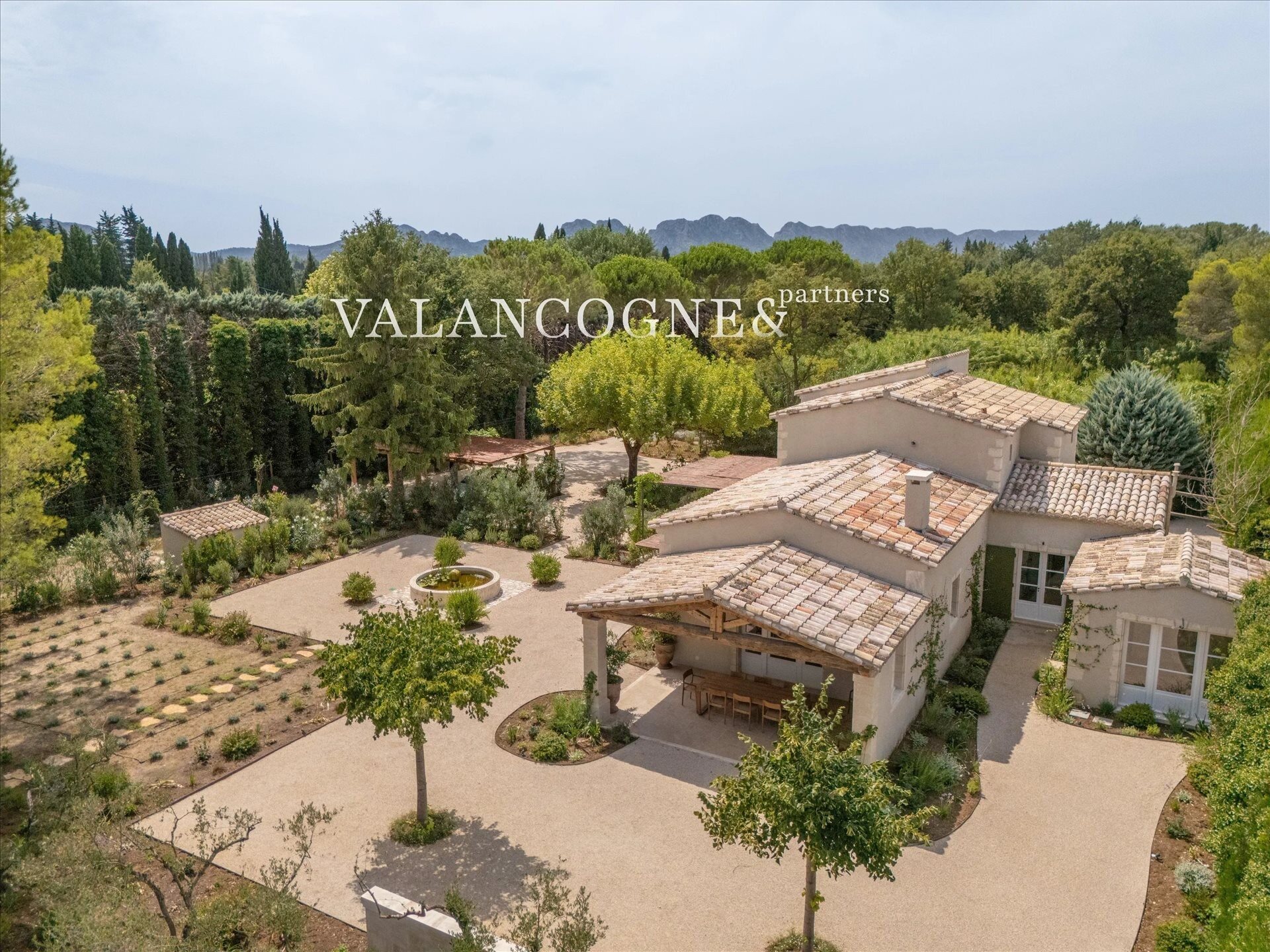 Maison à vendre, 243m², Eygalières