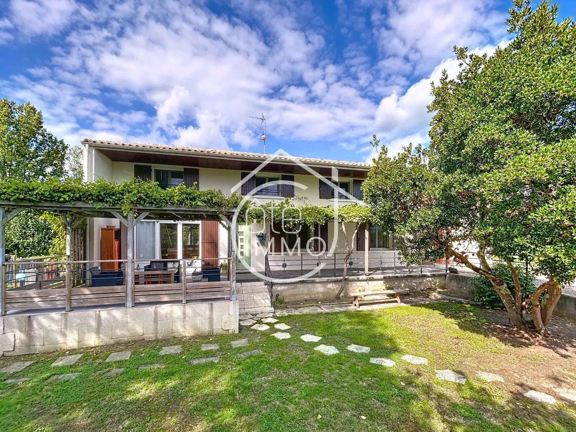 Maison à vendre, 215m², Saint-Pey-de-Castets