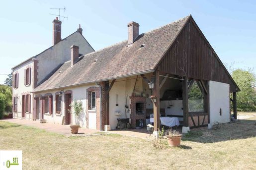 Maison 7 pièces 165 m² · à Saint-Maurice-sur-Aveyron · 165 m² · 199 000 €