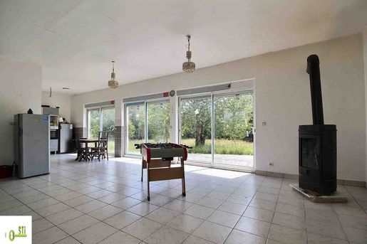 Maison 5 pièces 147 m² · à Sainte-Geneviève-des-Bois · 147 m² · 180 000 €
