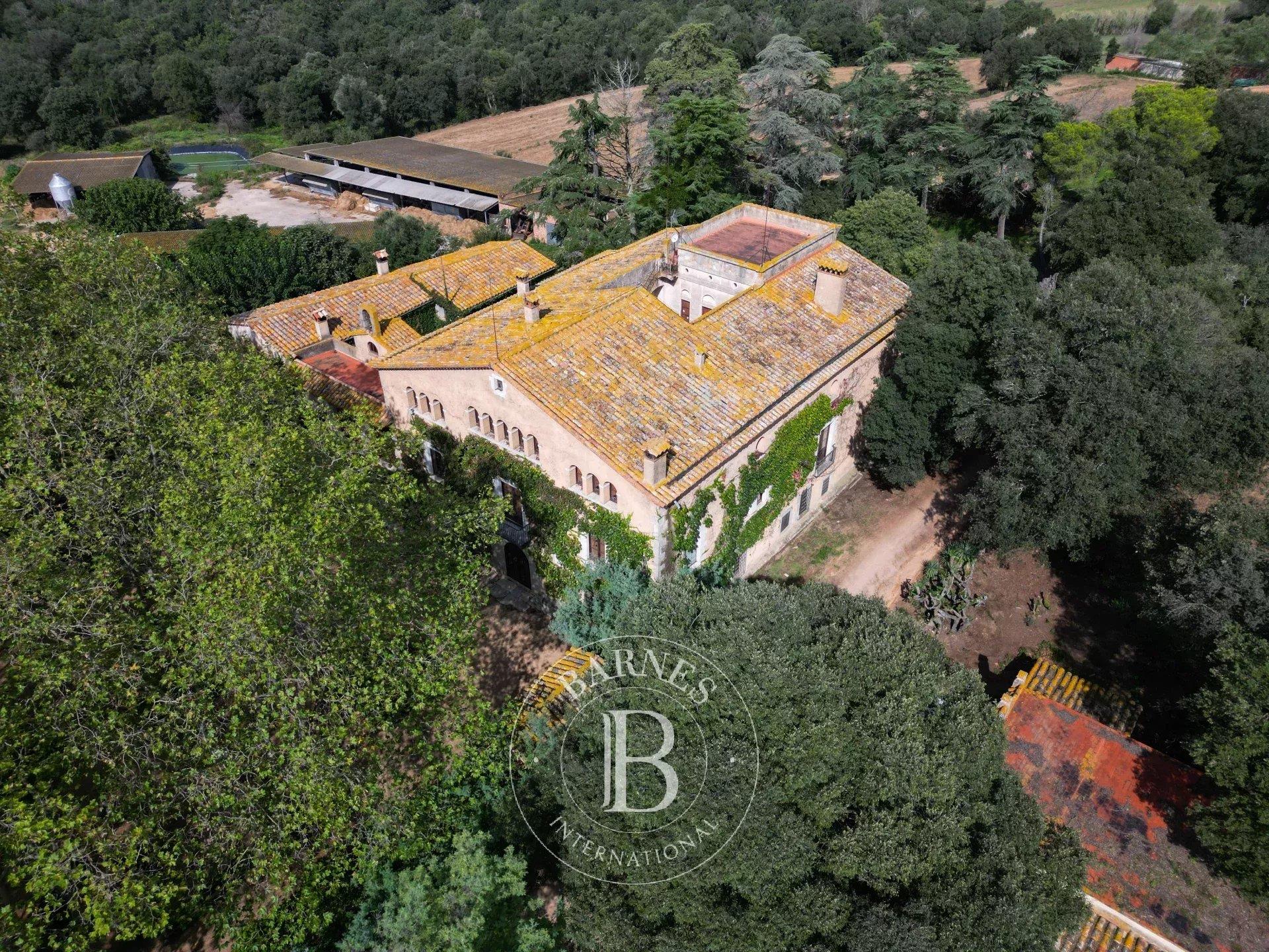 Elegant 12th-Century Country Estate on 75 Hectares in the Gironès, Just Minutes from the Costa Brava