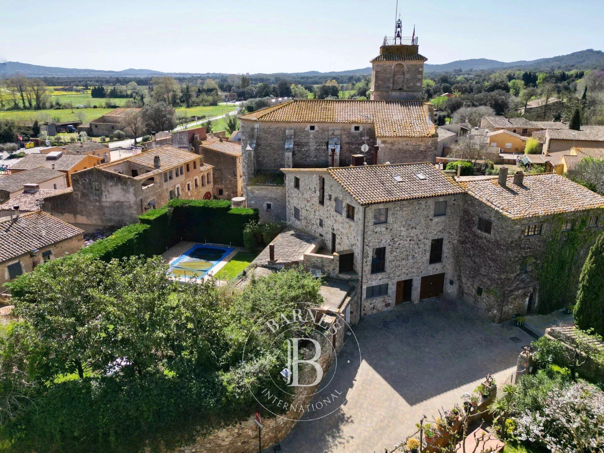 Village House With Swimming Pool And Garden In Torrent, Costa Brava
