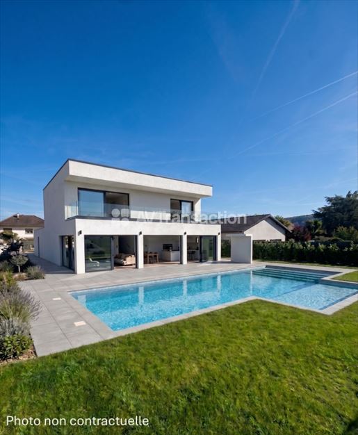 Maison 6 pièces 250 m² · à Peyrieu · 250 m² · 1 850 000 €