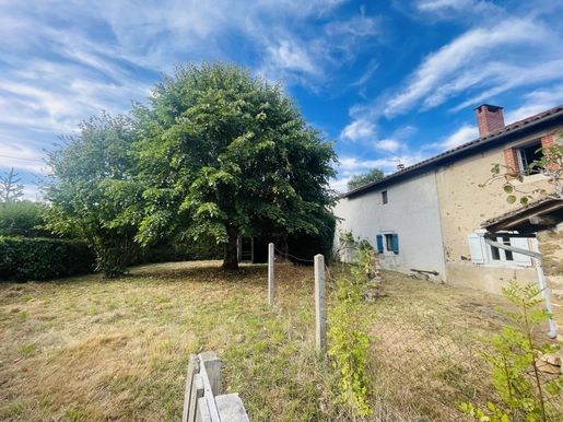 Maison 2 pièces 53 m² · à Chabanais · 53 m² · 39 000 €