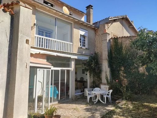 Maison 8 pièces 167 m² · à Oradour-sur-Vayres · 167 m² · 92 650 €