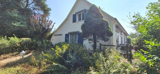Maison 8 pièces 218 m² · à Perrou · 218 m² · 265 000 €