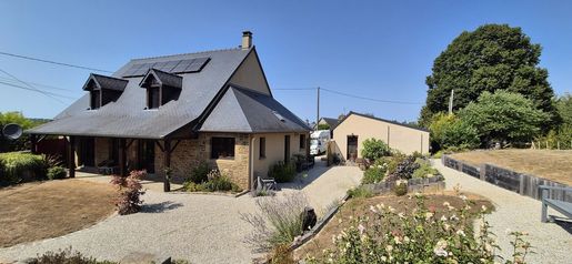 Maison 6 pièces 163 m² · à Savigny-le-Vieux · 163 m² · 259 000 €