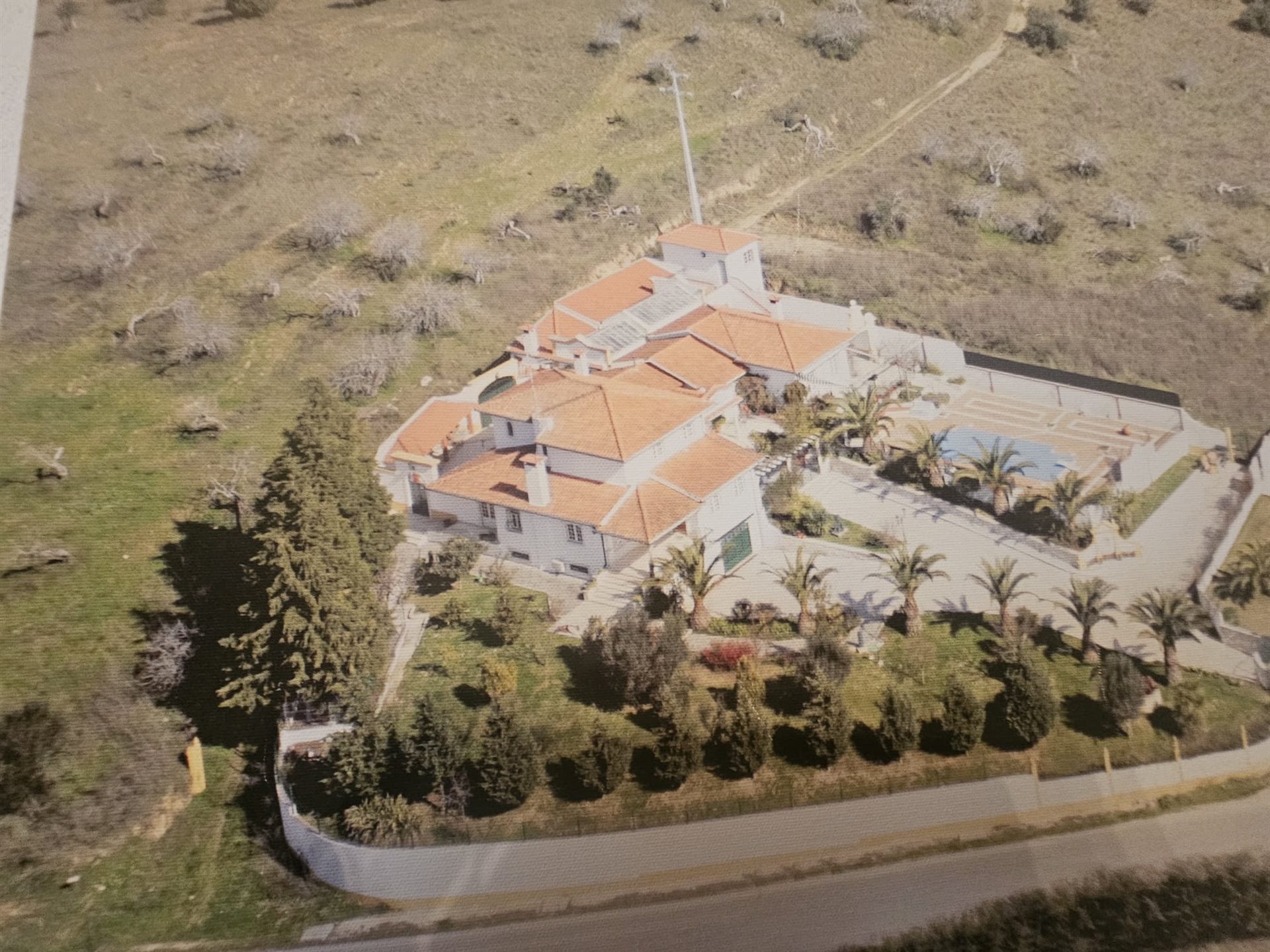 Quinta de Luxo com Moradia V6 em Torres Novas – 20.000 m² de Privacidade, Conforto e Exclusividade
