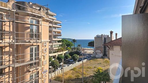 Appartement 2 pièces 31 m² · à Antibes · 31 m² · 200 000 €