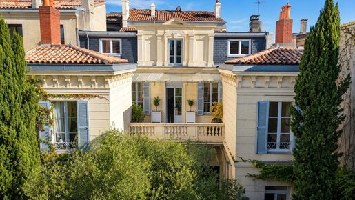 8 pièces 310 m² · à Bordeaux · 310 m² · 1 820 000 €