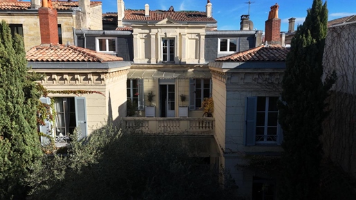 Maison 8 pièces 310 m² · à Bordeaux · 310 m² · 1 976 000 €
