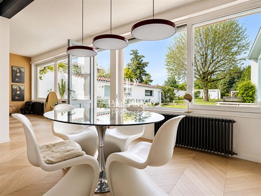 Maison 6 pièces 230 m² · à Bègles · 230 m² · 1 085 000 €