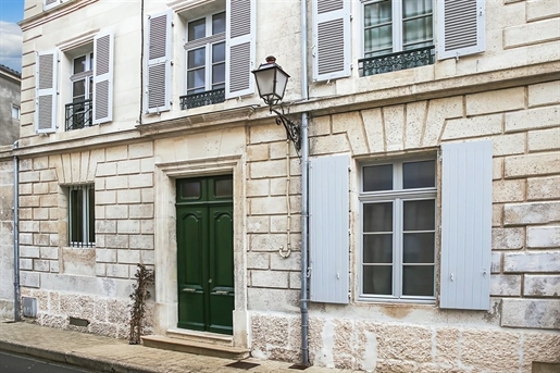 12 pièces 347 m² · à Angoulême · 347 m² · 1 458 333 €