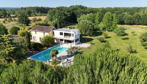 Maison 7 pièces 339 m² · à Saint-Martial-d'Artenset · 339 m² · 570 000 €