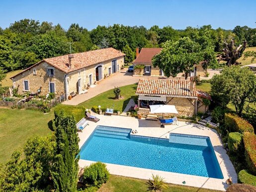 Maison 5 pièces 150 m² · à Beauronne · 150 m² · 840 000 €