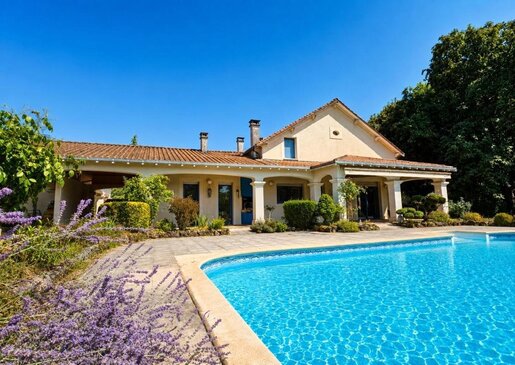 Maison 6 pièces 348 m² · à Montpon-Ménestérol · 348 m² · 583 000 €