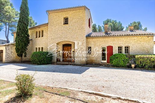 Maison 8 pièces 263 m² · à Beaumes-de-Venise · 263 m² · 1 370 000 €