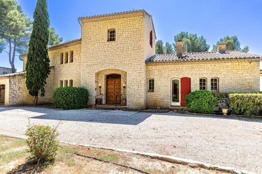 Maison 8 pièces 263 m² · à Beaumes-de-Venise · 263 m² · 1 370 000 €