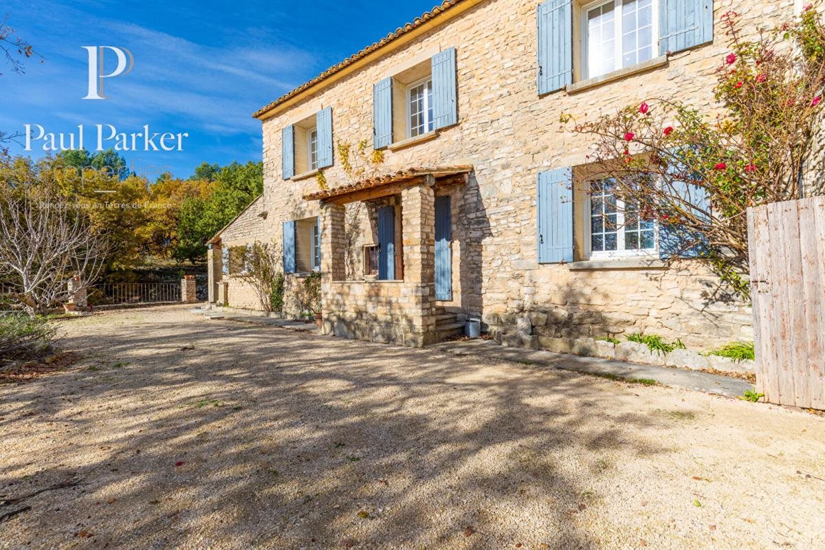 Maison à vendre, 305m², Murs
