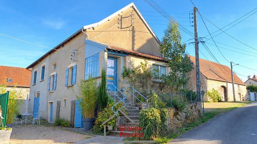 Maison 5 pièces 136 m² · à Cluny · 136 m² · 170 000 €
