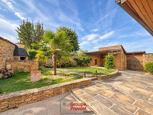 Maison 8 pièces 152 m² · à Vinzelles · 152 m² · 412 000 €