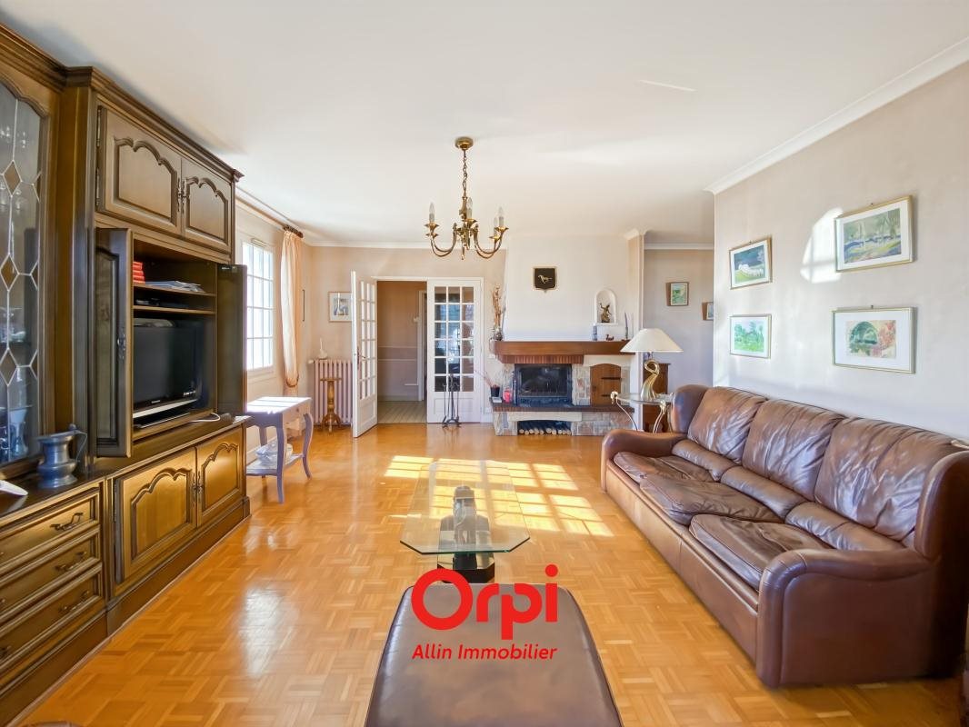 Maison à vendre, 159m², Domérat