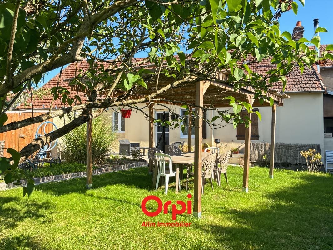 Maison à vendre, 181m², Commentry