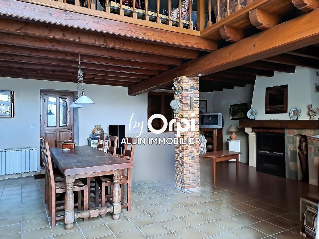 Maison à vendre, 215m², Saint-Silvain-sous-Toulx